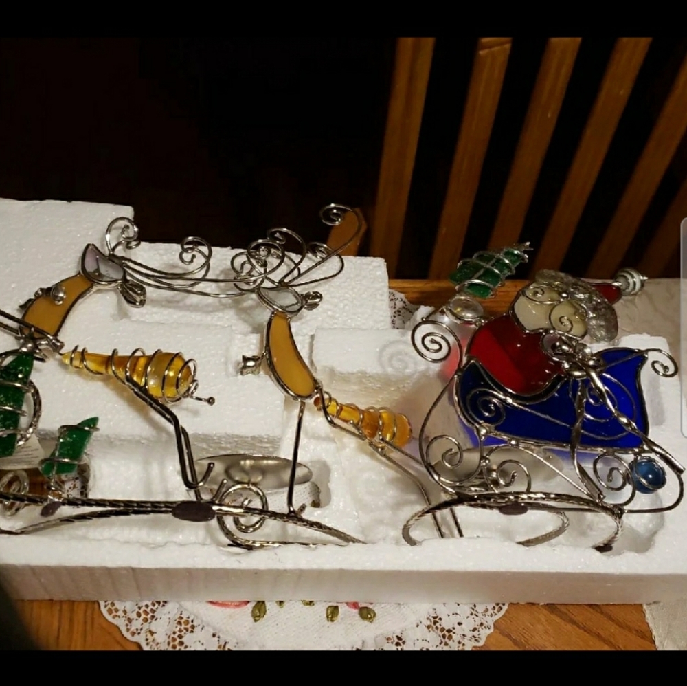 HOLIDAY HOME ACCENTS  Candle Holder
